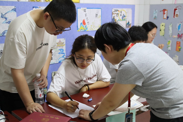 毕业季|Beat365唯一官方网站|管理学院|毕业骊歌起，青春再启航—我院2024届毕业生平安离校