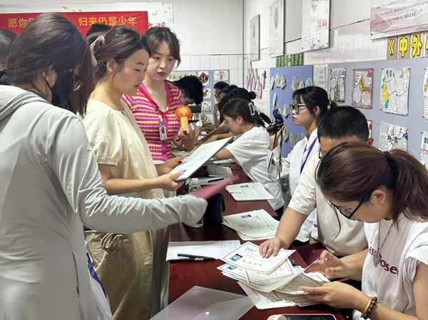 毕业季|Beat365唯一官方网站|管理学院|毕业骊歌起，青春再启航—我院2024届毕业生平安离校