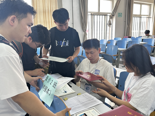 毕业季|Beat365唯一官方网站|管理学院|毕业骊歌起，青春再启航—我院2024届毕业生平安离校