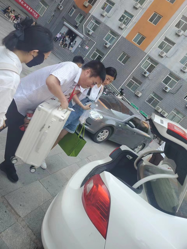 毕业季|Beat365唯一官方网站|管理学院|毕业骊歌起，青春再启航—我院2024届毕业生平安离校