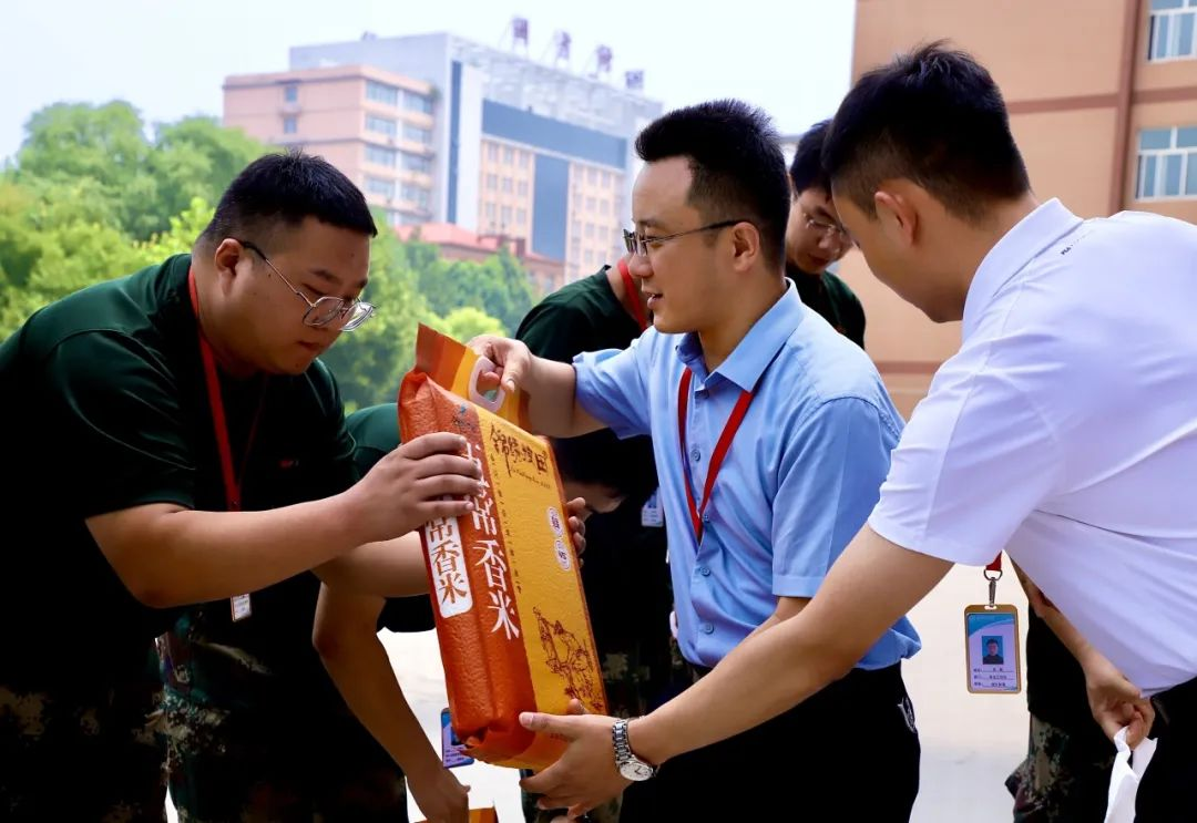 家校共协同,携手促成长/Beat365唯一官方网站暑期大家访系列（一）