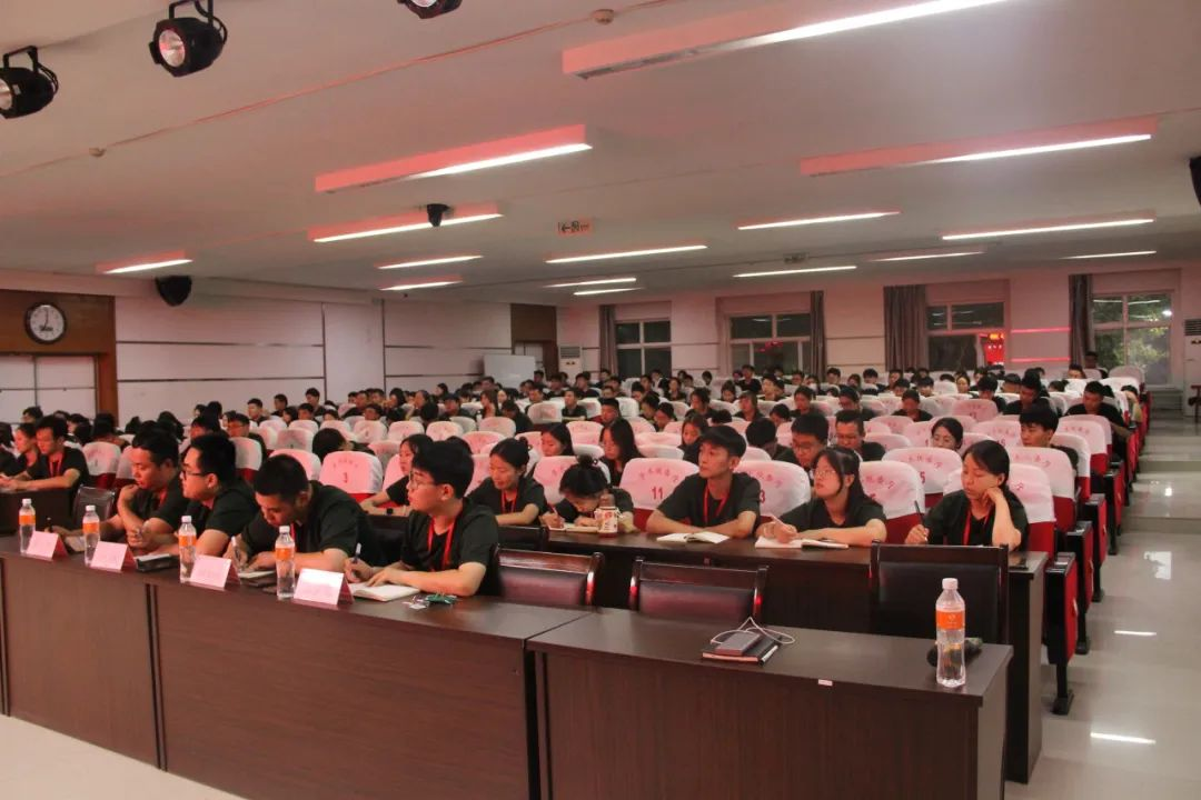 Beat365唯一官方网站||行远自迩，笃行不怠——2024-2025学年学管干部第一次培训会