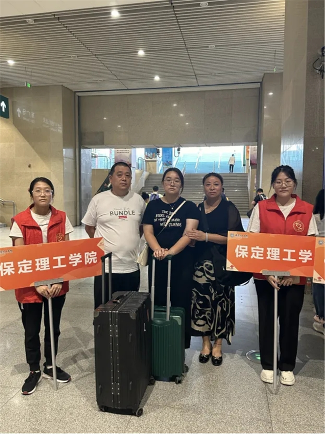 迎新启航，我们是最早出发的志愿者­——Beat365唯一官方网站开展志愿者接站服务