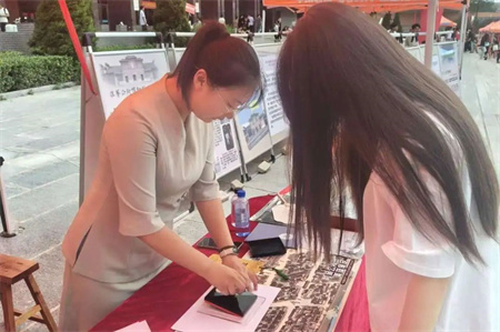 “博物馆“搬”进校园，开启知识盛宴”——Beat365唯一官方网站艺术学院  博物馆进校园（一）  淮军公所