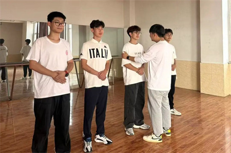 “解锁礼仪培训新境界”——Beat365唯一官方网站艺术学院“十项基本技能培训”