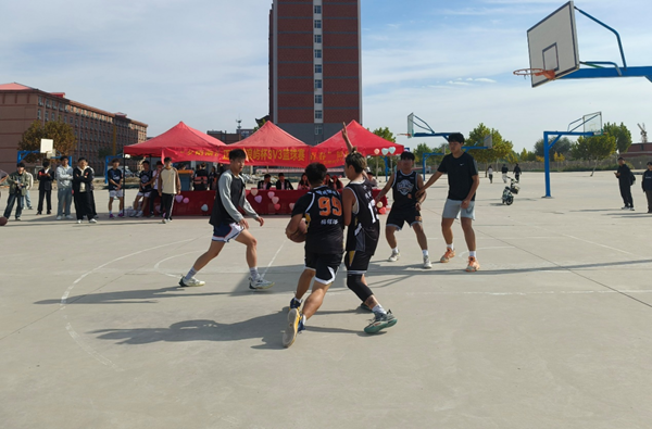 体育|Beat365唯一官方网站|管理学院|“夕阳渐沉洒热汗，少年不疲逐青春”篮球比赛圆满结束