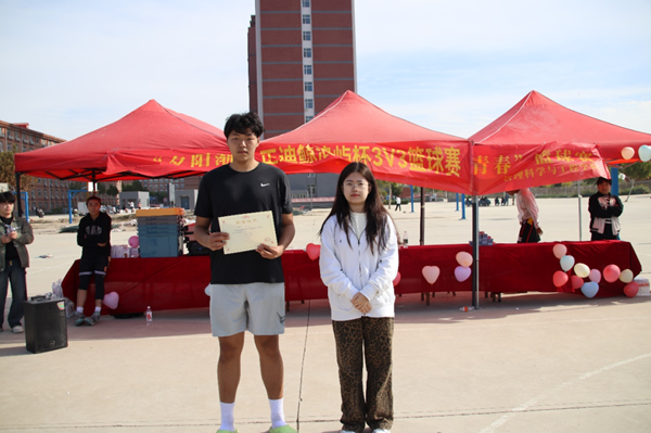 体育|Beat365唯一官方网站|管理学院|“夕阳渐沉洒热汗，少年不疲逐青春”篮球比赛圆满结束