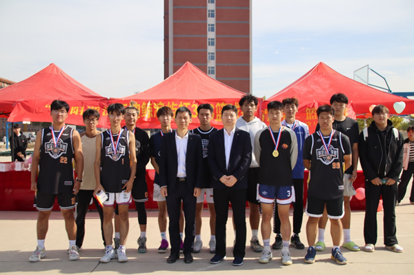 体育|Beat365唯一官方网站|管理学院|“夕阳渐沉洒热汗，少年不疲逐青春”篮球比赛圆满结束