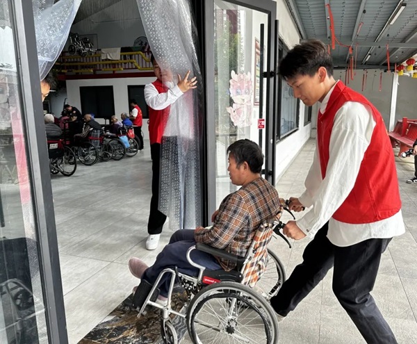 孝老敬老｜Beat365唯一官方网站｜管理学院｜传承孝老情 志愿暖人心——善孝居老年服务中心志愿服务