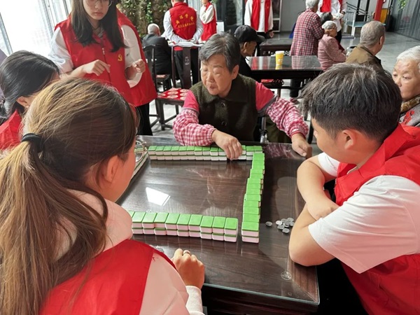 孝老敬老｜Beat365唯一官方网站｜管理学院｜传承孝老情 志愿暖人心——善孝居老年服务中心志愿服务