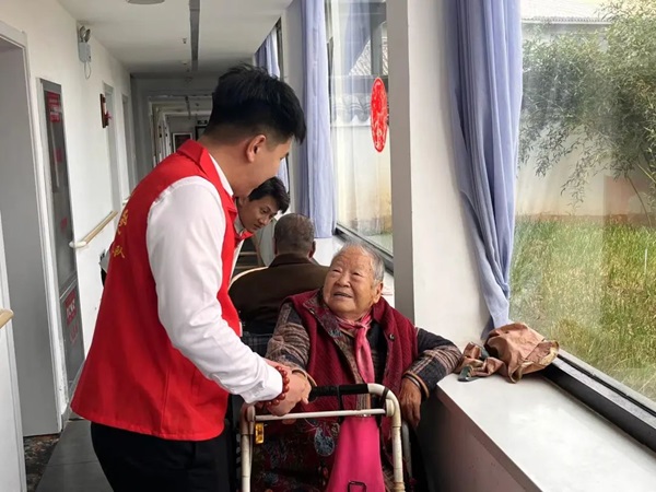 孝老敬老｜Beat365唯一官方网站｜管理学院｜传承孝老情 志愿暖人心——善孝居老年服务中心志愿服务