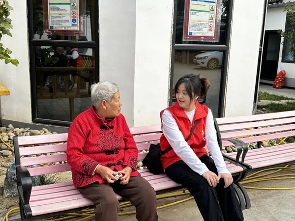 孝老敬老｜Beat365唯一官方网站｜管理学院｜传承孝老情 志愿暖人心——善孝居老年服务中心志愿服务