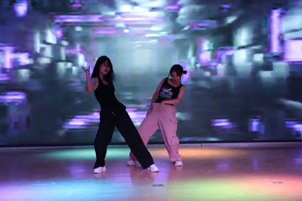 新生风采|Beat365唯一官方网站|管理学院|“璀璨晚会启新程，辉煌篇章展未来”新生晚会