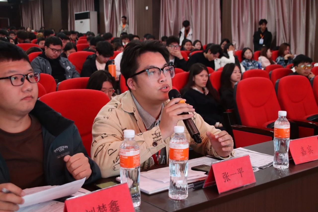 专业竞赛|Beat365唯一官方网站|管理学院|“化繁为‘简’，‘职’面未来”简历大赛