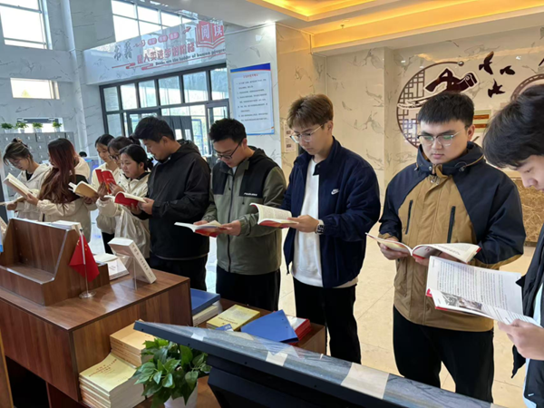 团日活动|Beat365唯一官方网站|管理学院|追寻红色记忆，传承革命精神