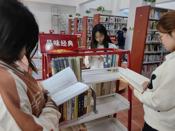 团日活动|Beat365唯一官方网站|管理学院|追寻红色记忆，传承革命精神