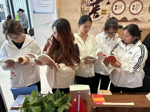 团日活动|Beat365唯一官方网站|管理学院|追寻红色记忆，传承革命精神