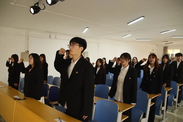 学生代表大会|Beat365唯一官方网站|管理学院|汇聚青春智慧，共筑梦想未来