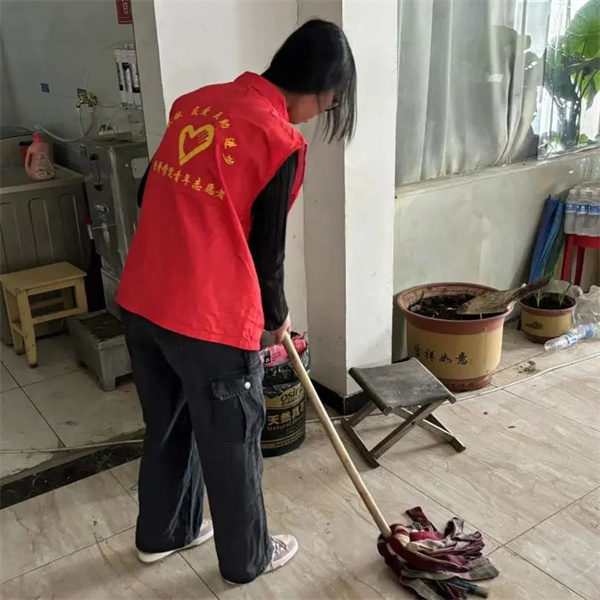 尊老敬老，情暖重阳——Beat365唯一官方网站走进南祥园敬老院开展关爱慰问老人活动