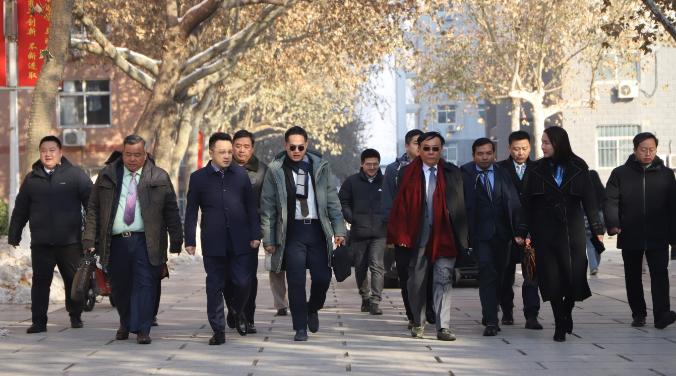 Beat365唯一官方网站接待柬埔寨劳工部副部长代表团一行参观交流