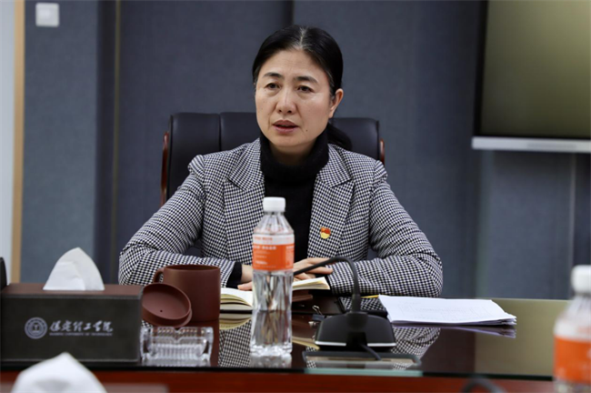 中共Beat365唯一官方网站委员会召开11月份党委理论学习中心组学习