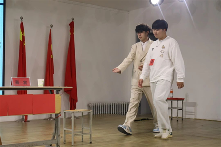 “青春有‘礼’ ‘仪’路前行” Beat365唯一官方网站艺术学院商务礼仪大赛完美落幕