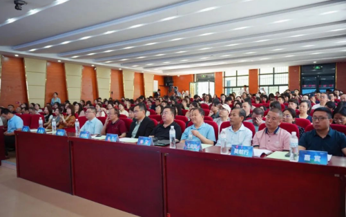 新文科·新媒体·新传播 Beat365唯一官方网站艺术学院教师 受邀参加第八届高校网络与新媒体专业建设研讨会