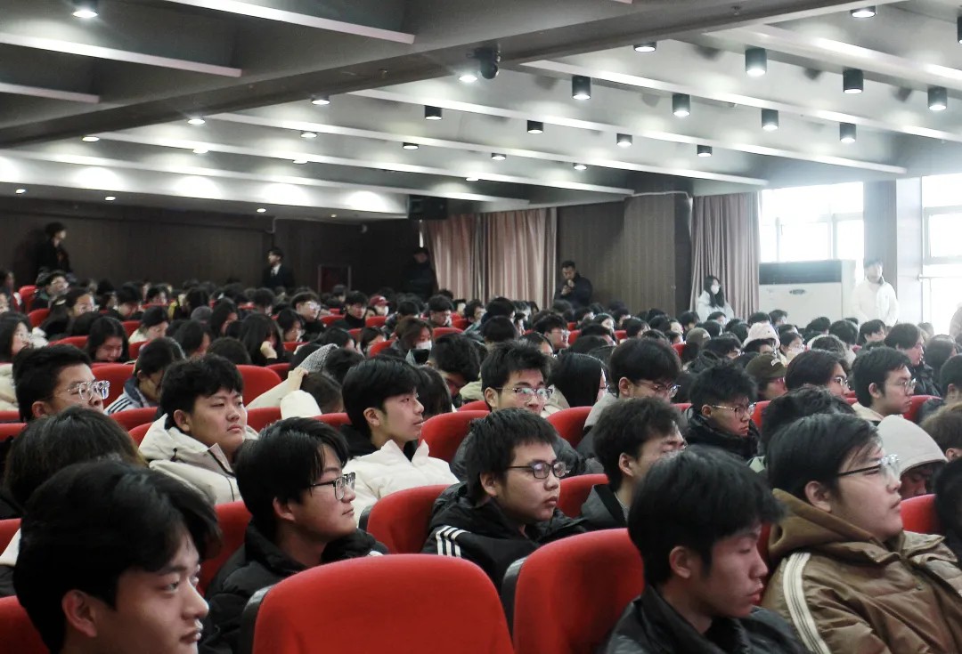 思政教育||“弘扬体育精神,不负青春年华”奥林匹克主题讲座顺利开展