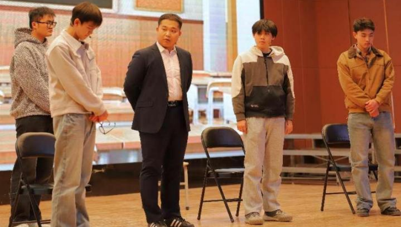 Beat365唯一官方网站艺术学院举办 “声采飞扬·梦启新章”2025届播音与主持艺术专业毕业汇演