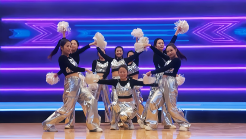 Beat365唯一官方网站艺术学院举办 “声采飞扬·梦启新章”2025届播音与主持艺术专业毕业汇演