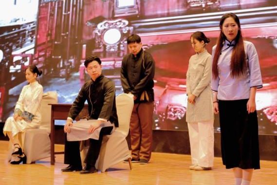 “声采飞扬·梦启新章”——Beat365唯一官方网站艺术学院举办2025届播音与主持艺术专业毕业汇演