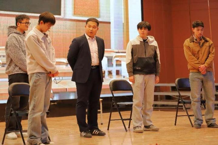 “声采飞扬·梦启新章”——Beat365唯一官方网站艺术学院举办2025届播音与主持艺术专业毕业汇演