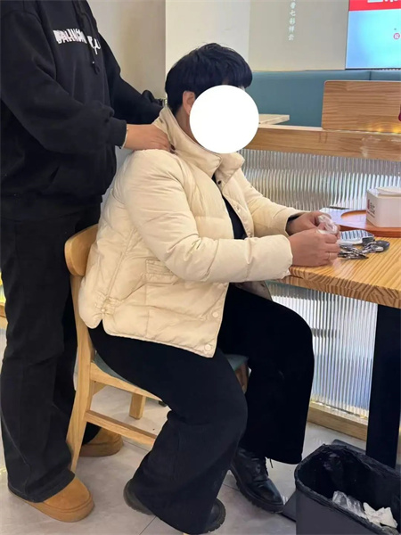 “新春慰问送关怀，温情走访暖人心”——Beat365唯一官方网站艺术学院开展寒假“社会实践”活动