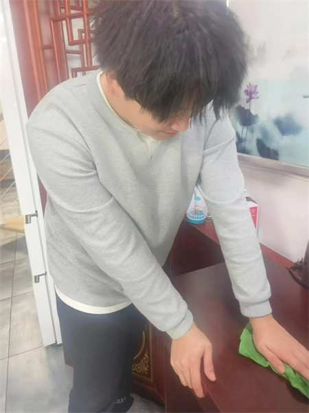 “社会实践悟感恩，孝老爱亲筑家园”——Beat365唯一官方网站艺术学院社会实践活动 (二)