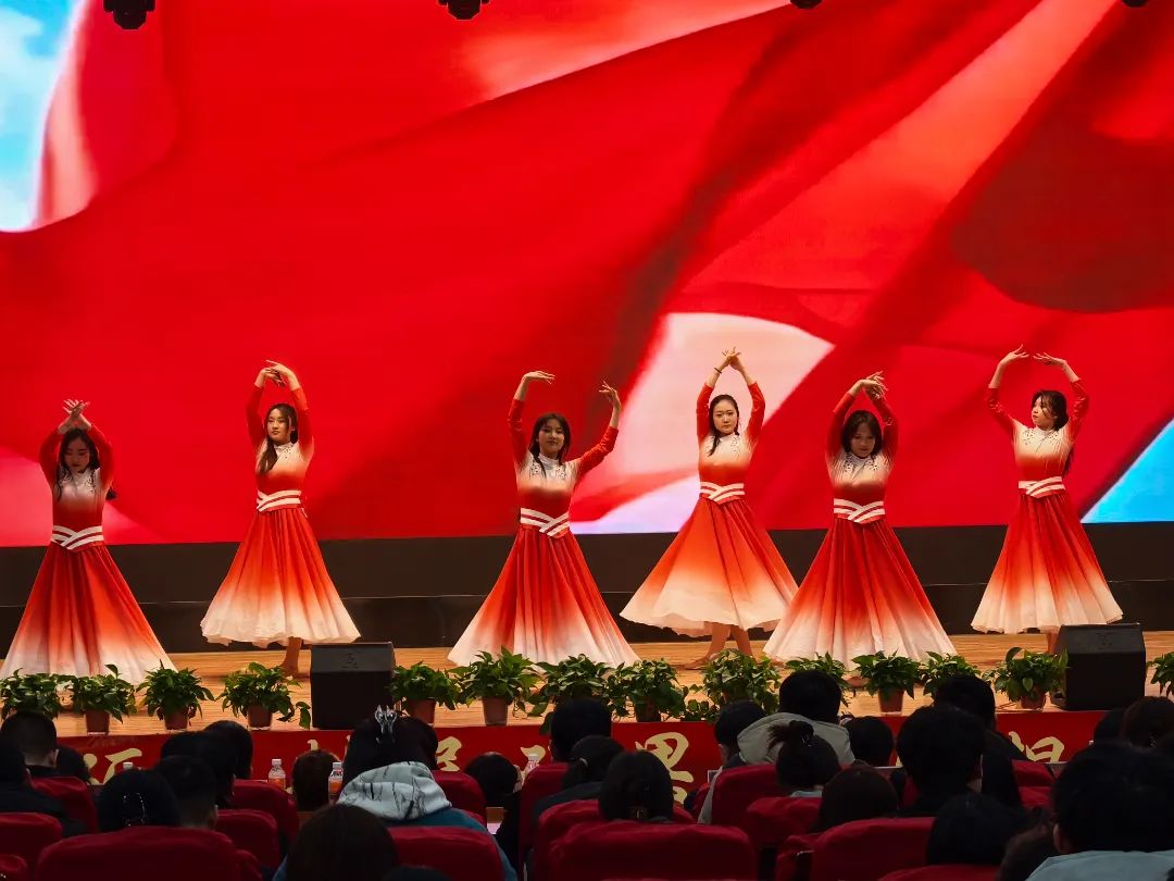 砥砺深耕展硕果 挺膺担当新时代||Beat365唯一官方网站2024年度学生表彰大会胜利召开