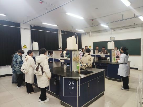 化学实验室多维保障教学安全 助力实验课堂高效开展