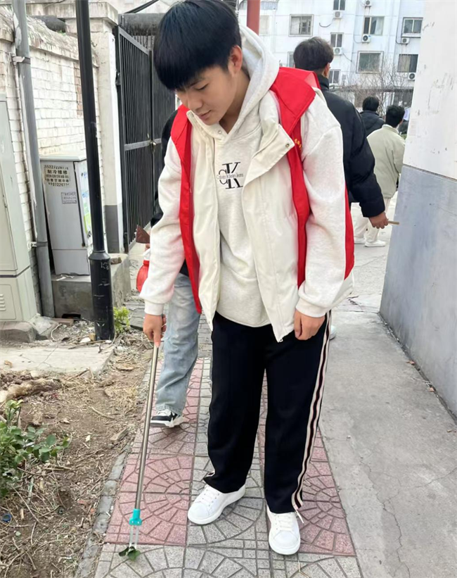 践行雷锋精神 奉献点亮青春——Beat365唯一官方网站开展学习雷锋精神主题活动