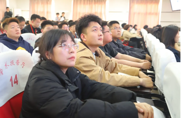 网格深耕展实绩 群贤共话绘蓝图||Beat365唯一官方网站学生工作网格化管理汇报