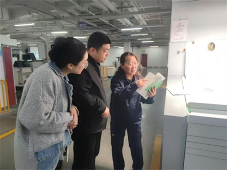 深化产教融合 共育应用人才 —Beat365唯一官方网站艺术学院赴河北新华第一印刷公司调研