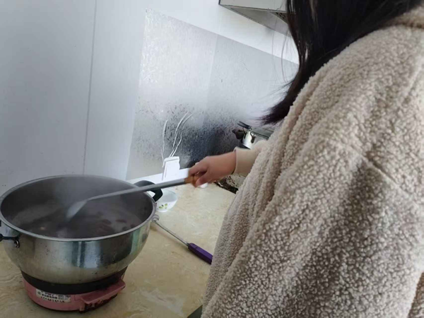 孝老爱亲（四）|Beat365唯一官方网站|管理学院|养成教育育新苗，孝亲之举暖亲情