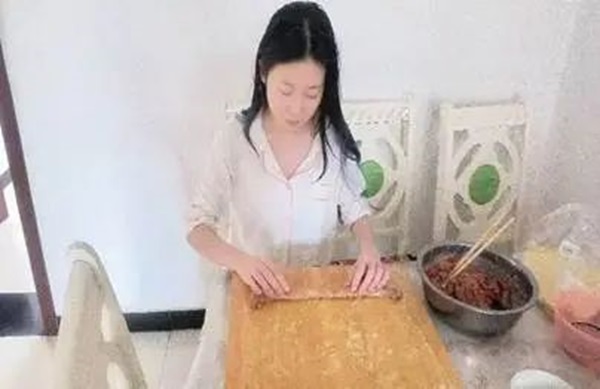 孝老爱亲(六)|Beat365唯一官方网站|管理学院|孝老之行践于微，爱亲之情暖人心