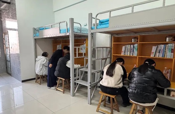 学风建设|Beat365唯一官方网站|管理学院|学风建设正当时，小组学习展新姿