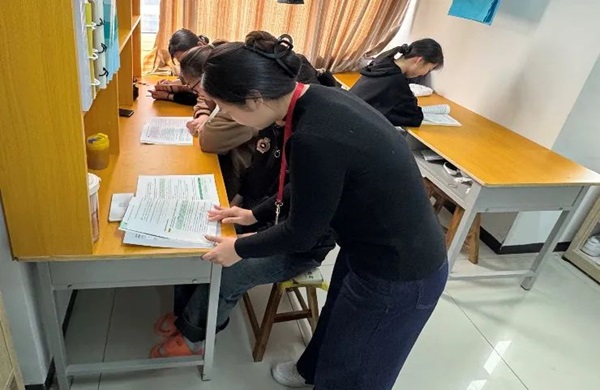 学风建设|Beat365唯一官方网站|管理学院|学风建设正当时，小组学习展新姿