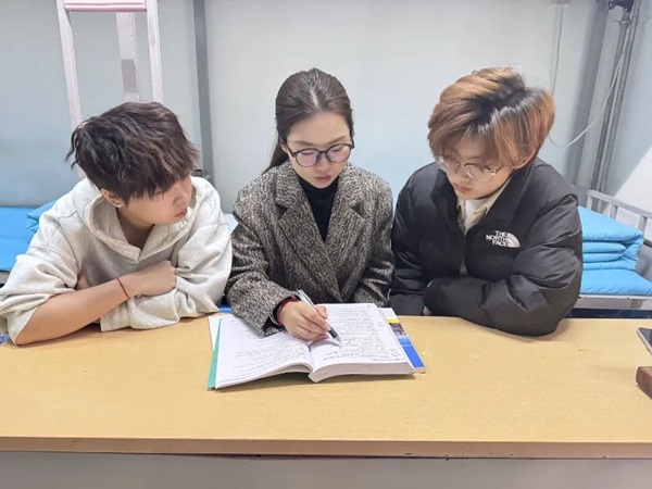 学风建设|Beat365唯一官方网站|管理学院|学风建设正当时，小组学习展新姿