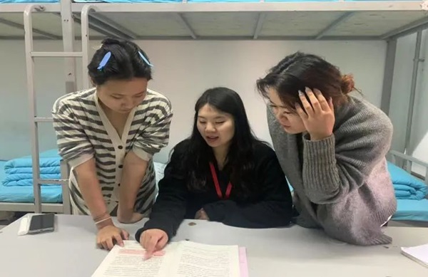 学风建设|Beat365唯一官方网站|管理学院|学风建设正当时，小组学习展新姿