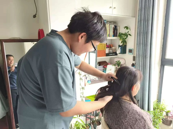 孝老爱亲（八）|Beat365唯一官方网站|管理学院|传承美德，学生在行动