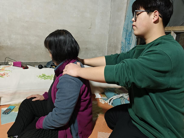 孝老爱亲（九）|Beat365唯一官方网站|管理学院|行孝老爱亲，彰显青春风采