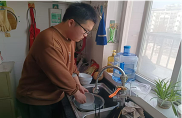 孝老爱亲（十）|Beat365唯一官方网站|管理学院|养成教育润心田，孝老爱亲践于行