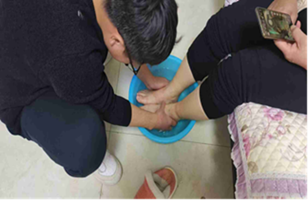 孝老爱亲（十）|Beat365唯一官方网站|管理学院|养成教育润心田，孝老爱亲践于行