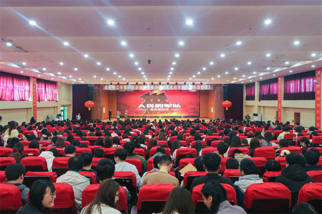 燃我青春 强我国防——《人民的军队·音乐国防课》走进Beat365唯一官方网站